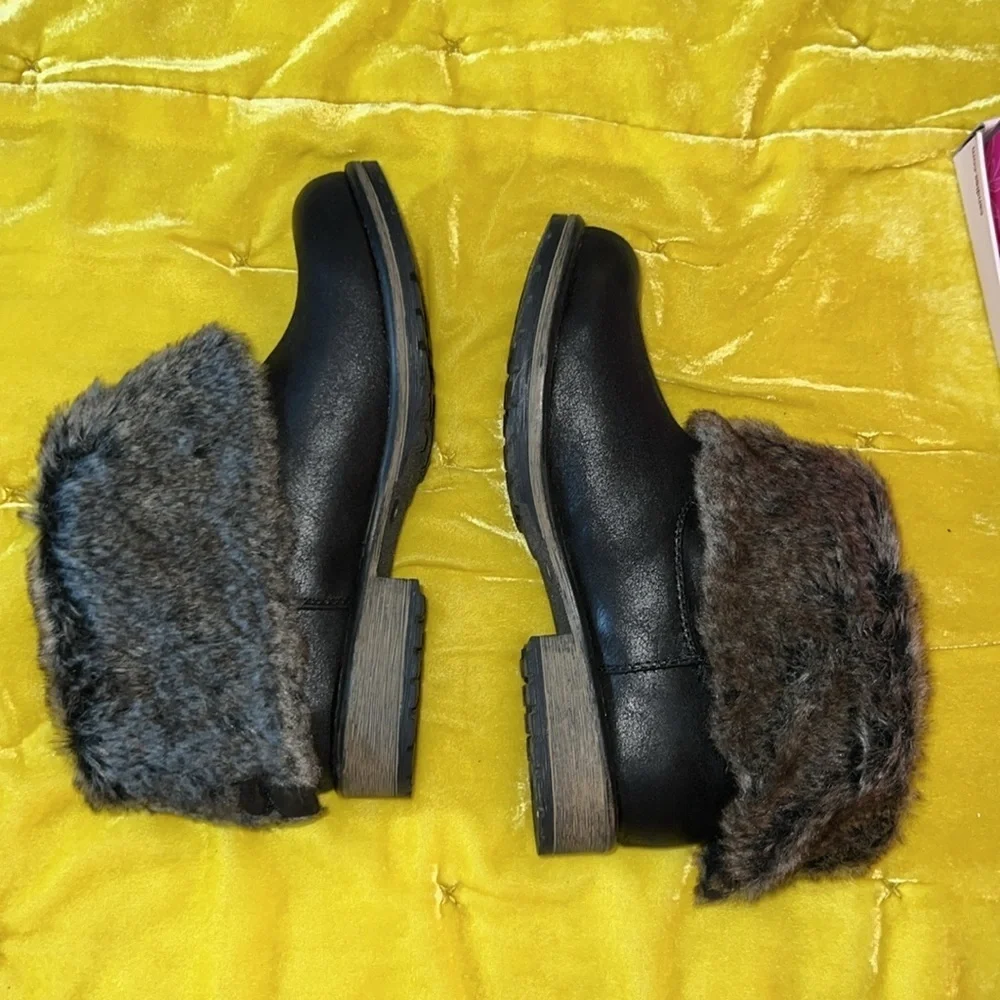 New Candies Size 8.5 Ankle Booties